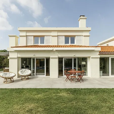 Golf Escape By Cadenzalux Vila Sintra