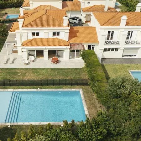 Vila Golf Escape By Cadenzalux *